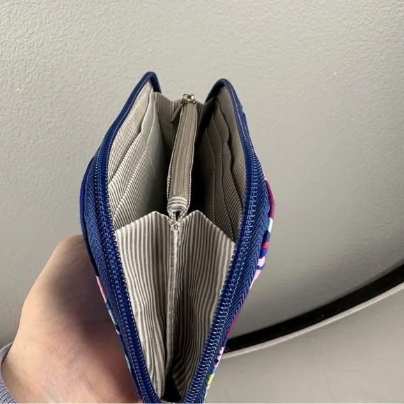 Travelon RFID Blocking Single Zip Wallet - Mod Floral - Picture 7 of 7